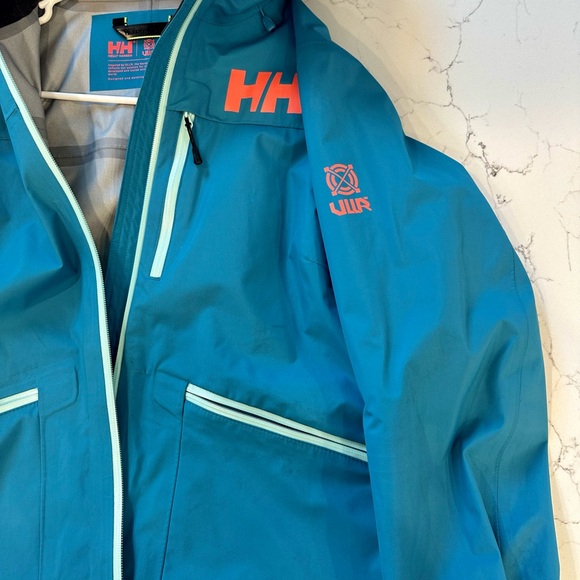 Helly Hansen Aurora Infinity Shell
Jacket - Women's Medium. Like new condition. - Picture 2 of 5